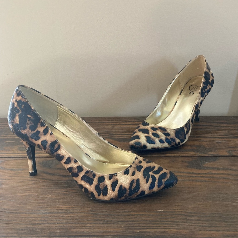 Leopard print high heel pumps